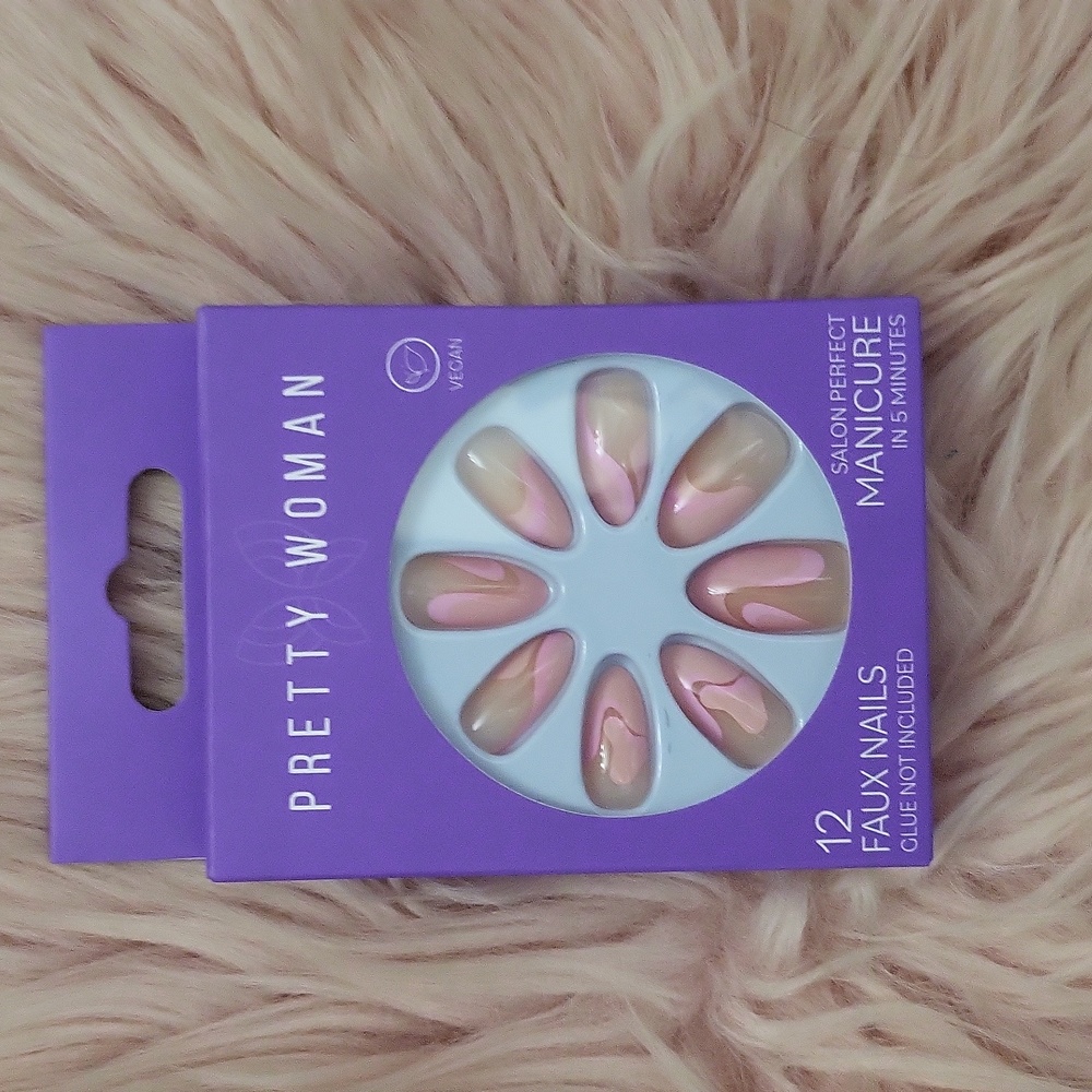 SALE!!! Brand New PRETTY WOMAN False Nails